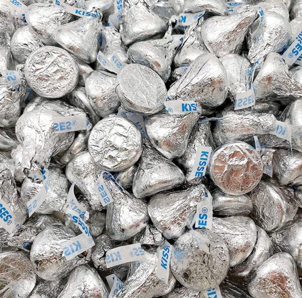 Hershey's Kisses Milk Chocolate (Silver Foil) 306g Bag - Image 3